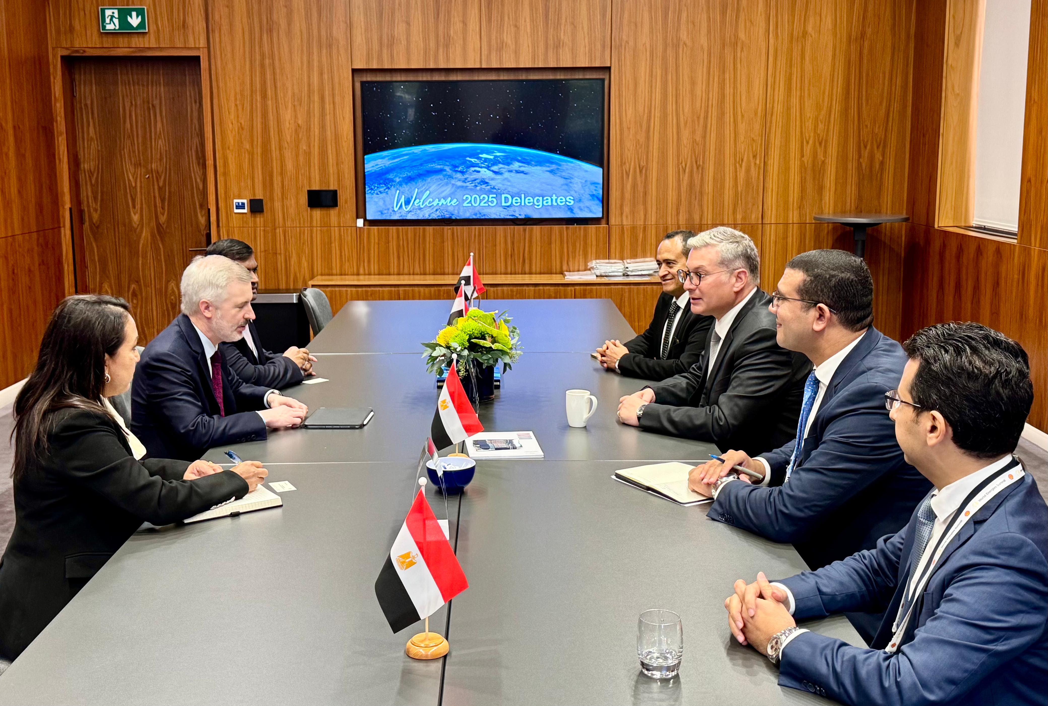 وزير البترول من لندن : مزايدة عالمية للبحث عن البترول والغاز بالبحر الأحمر قريباً